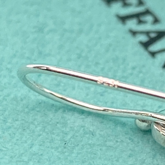 Tiffany & Co mini round tag earrings Return to Tiffany box - Picture 4 of 5